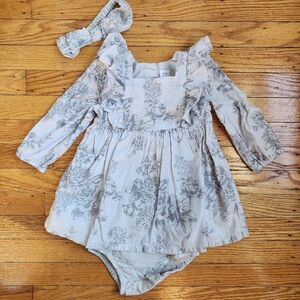 EUC baby GAP beautiful silver thread floral ruffle dress 12-18 months girl